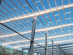 Grand bâtiment d'atelier en structure d'acier